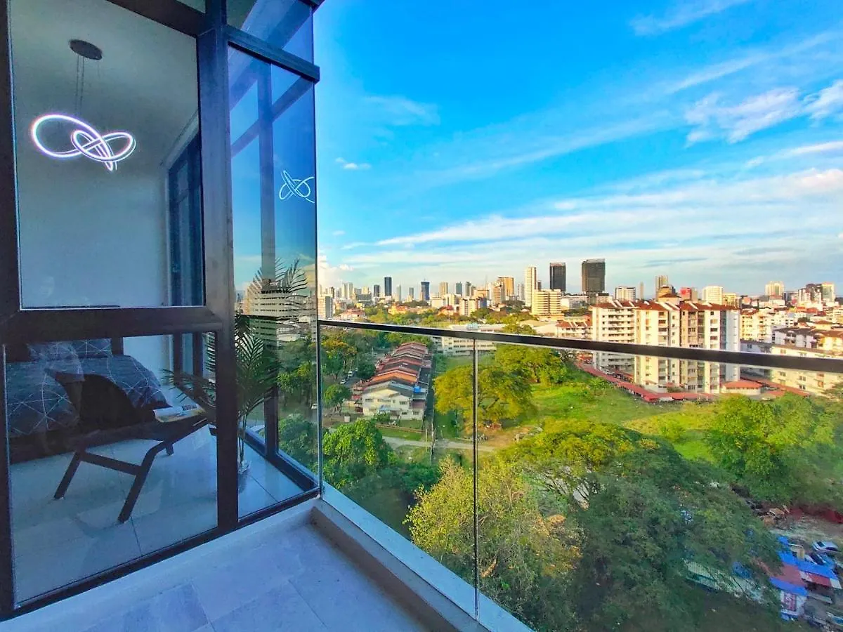 2Br Luxury Rooftop Swimming Pook Homestay@Georgetown@10Pax - 无敌美景两房民宿 Malaysia