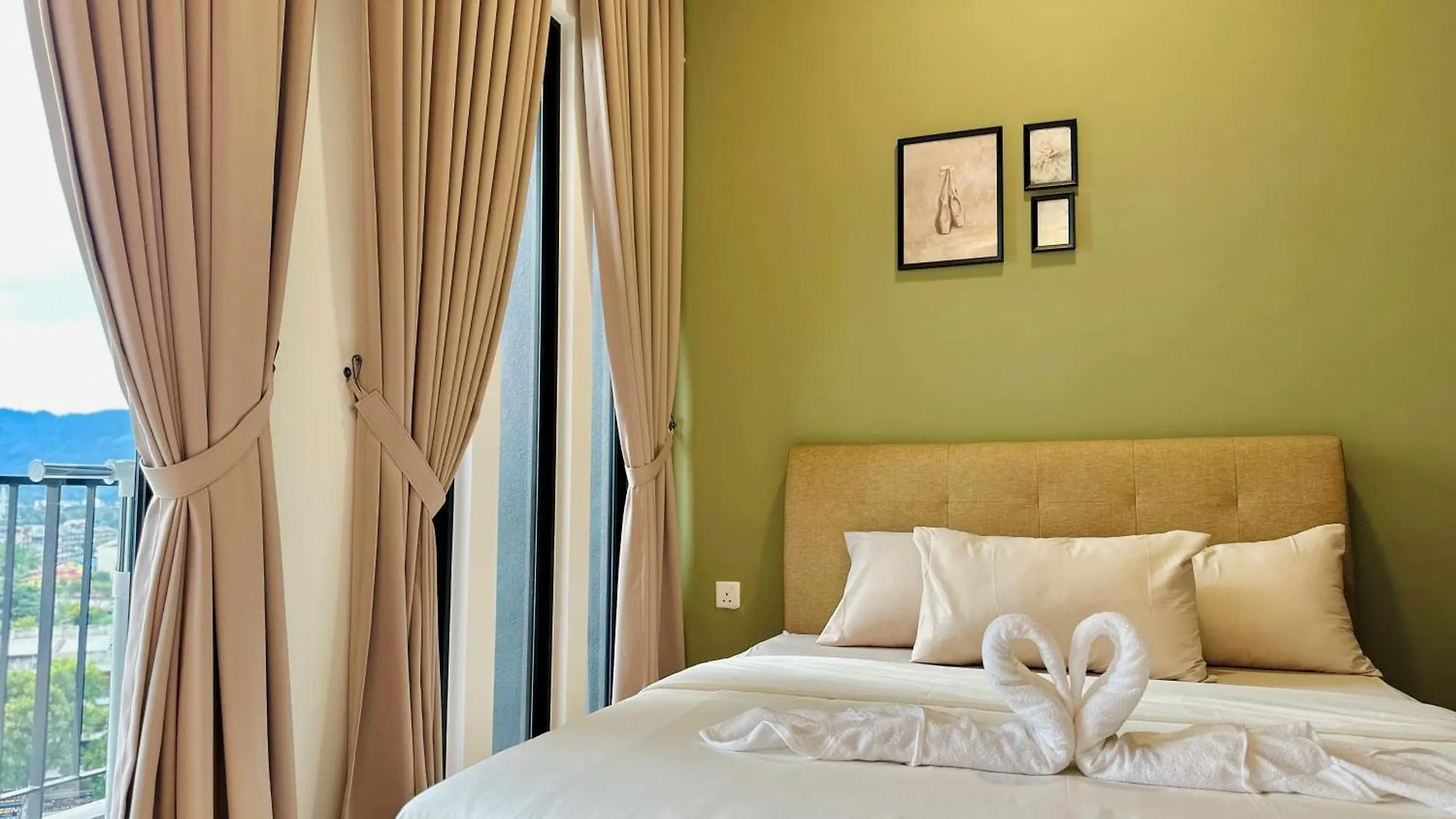 2Br Luxury Rooftop Swimming Pook Homestay@Georgetown@10Pax - 无敌美景两房民宿 Apartment George Town