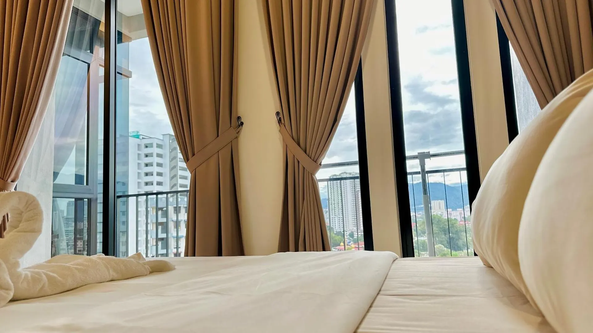 Apartment 2Br Luxury Rooftop Swimming Pook Homestay@Georgetown@10Pax - 无敌美景两房民宿 Malaysia