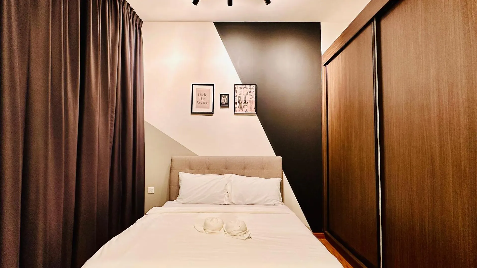 2Br Luxury Rooftop Swimming Pook Homestay@Georgetown@10Pax - 无敌美景两房民宿 Apartment George Town