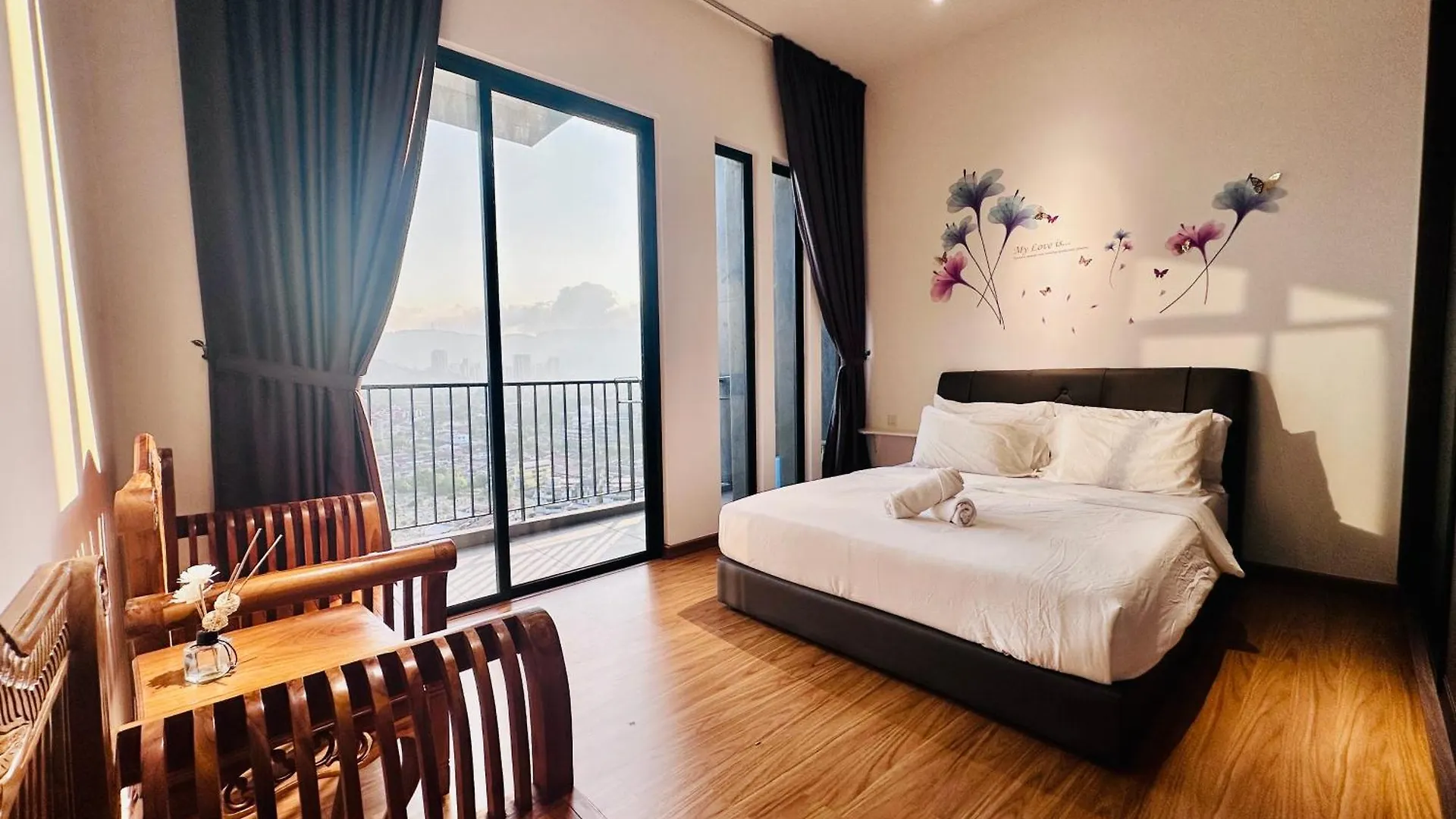 Apartment 2Br Luxury Rooftop Swimming Pook Homestay@Georgetown@10Pax - 无敌美景两房民宿