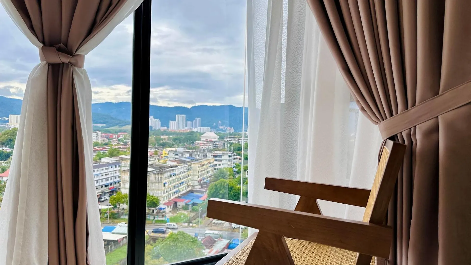 2Br Luxury Rooftop Swimming Pook Homestay@Georgetown@10Pax - 无敌美景两房民宿 0*, George Town